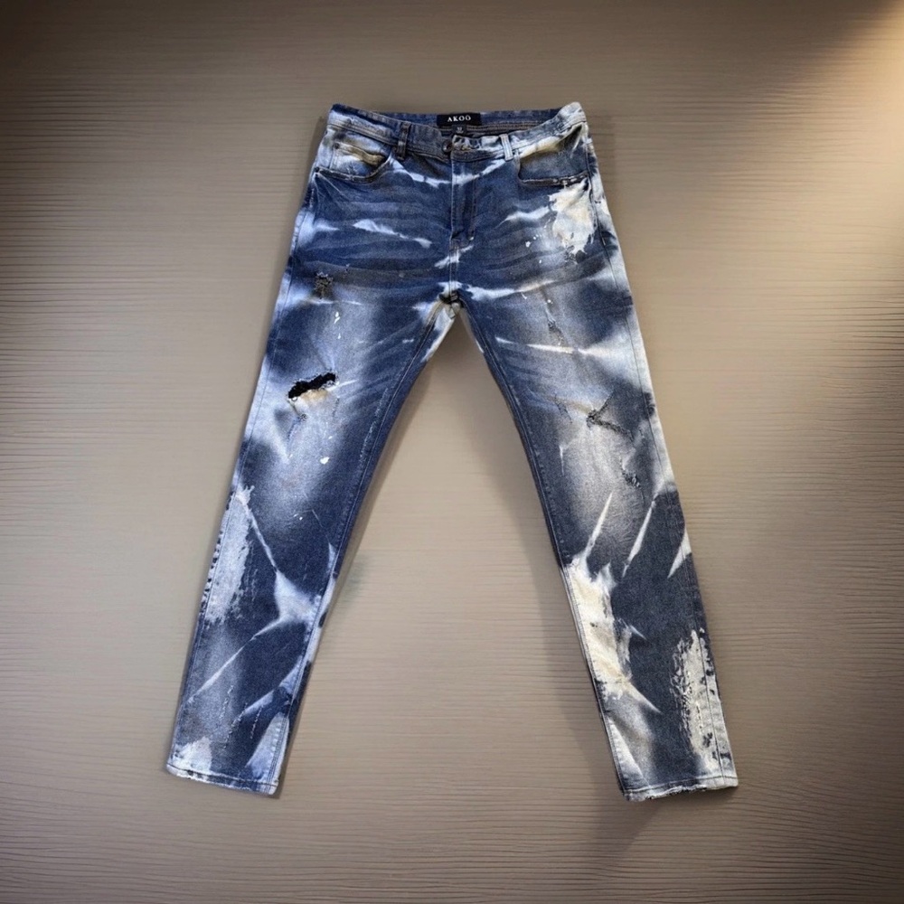 AKOO Men's Jeans Size 32 Distressed
Bleached Splatter Skulk Slim